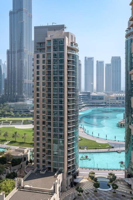 Bellavista 1 Bedroom Full Burj Khalifa View 29 Boulevard Downtown Dubai Exterior photo