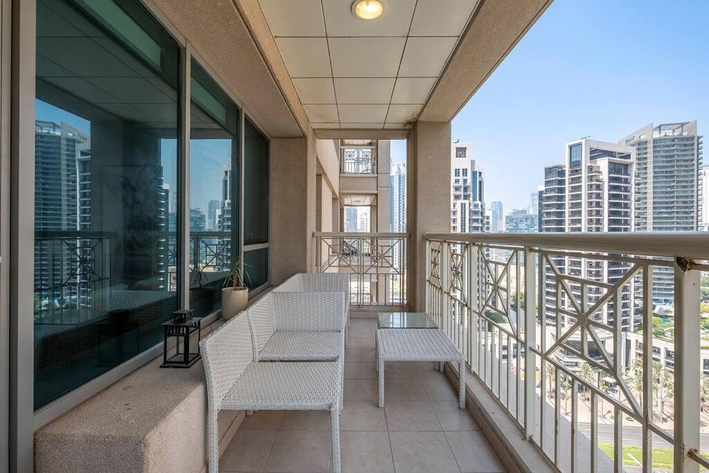 Bellavista 1 Bedroom Full Burj Khalifa View 29 Boulevard Downtown Dubai Exterior photo